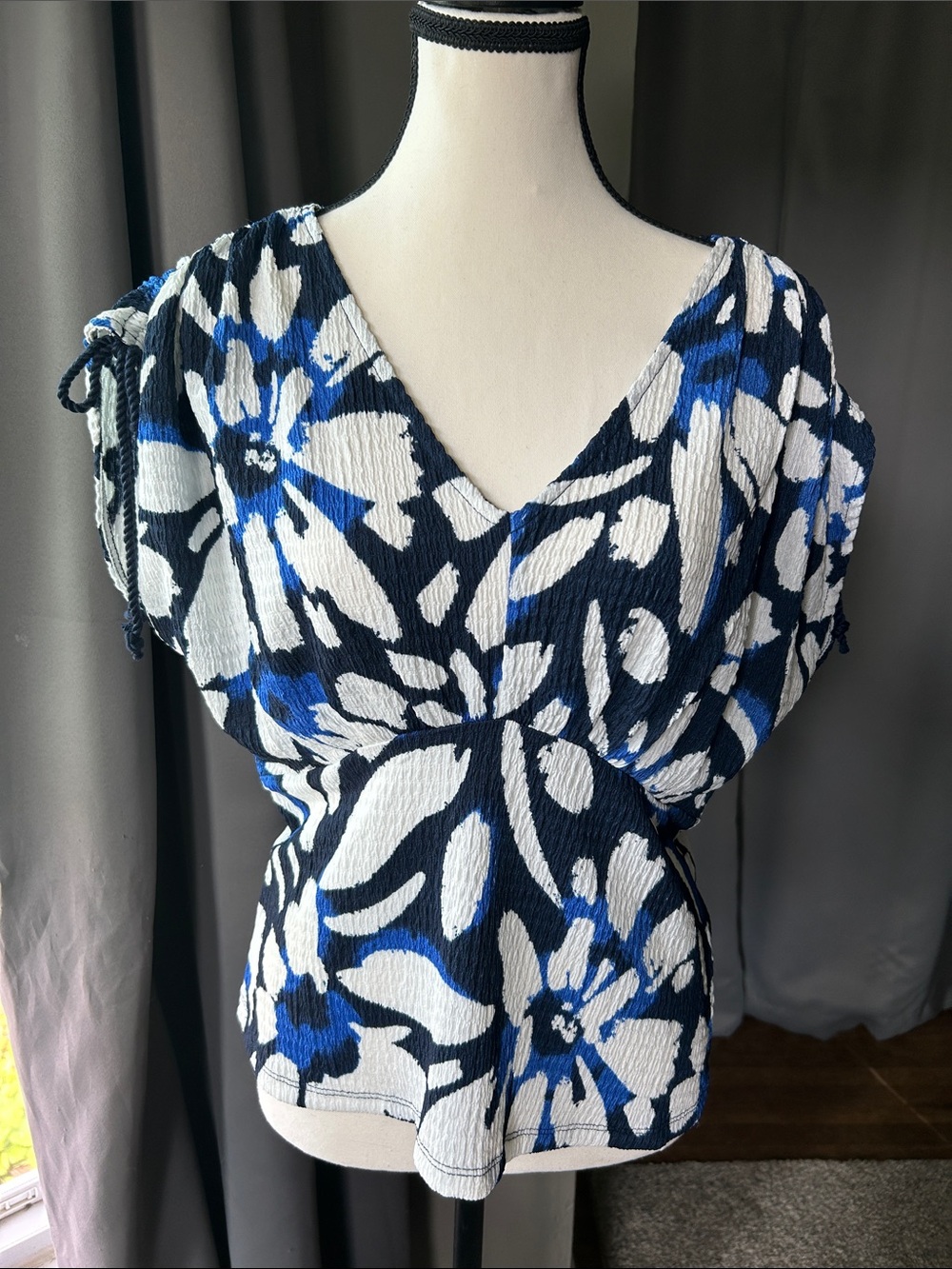 LOFT Navy, White & Blue Floral V-Neck Blouse